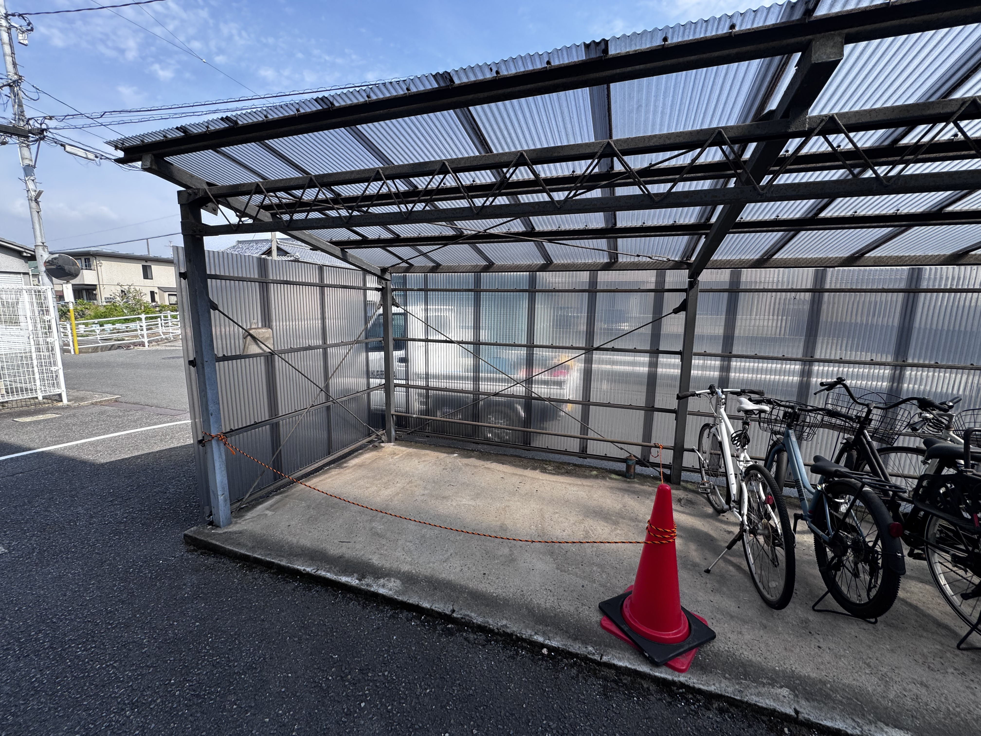 岡山市北区 岡山市北区　S様　駐輪場一部解体仕上げ 施工前